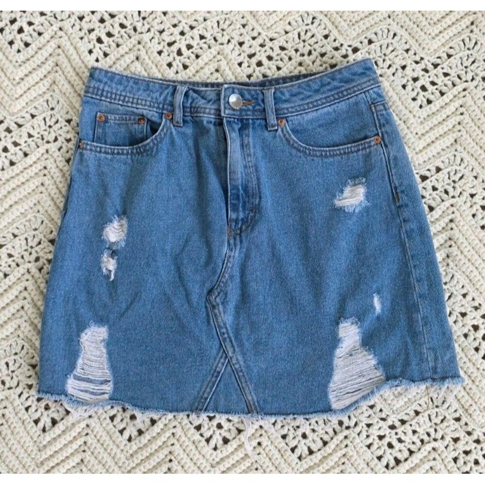 H&M Divided Denim Mini Skirt Women's US 4 Light Wash Distressed Raw Hem Skirt
